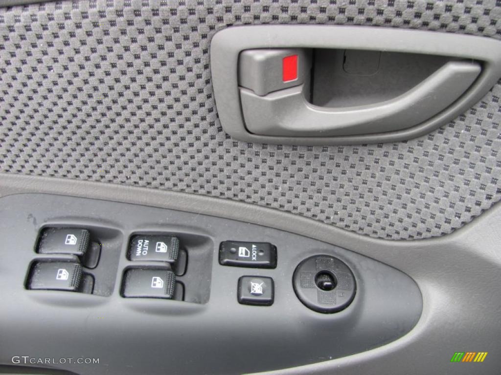 2008 Hyundai Tucson SE Controls Photo #48788143