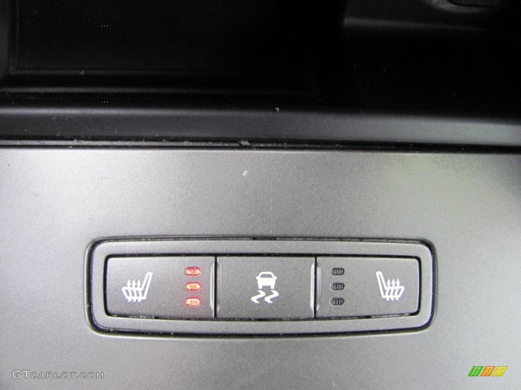 2009 Pontiac G8 GT Controls Photo #48788440