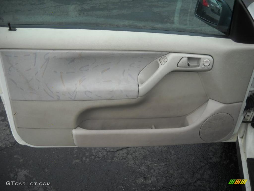 1998 Cabrio GL - Cool White / Beige photo #12