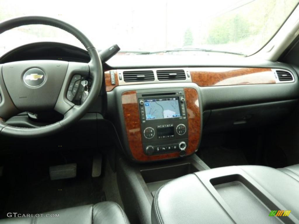 2007 Chevrolet Suburban 1500 LT 4x4 Ebony Dashboard Photo #48791230
