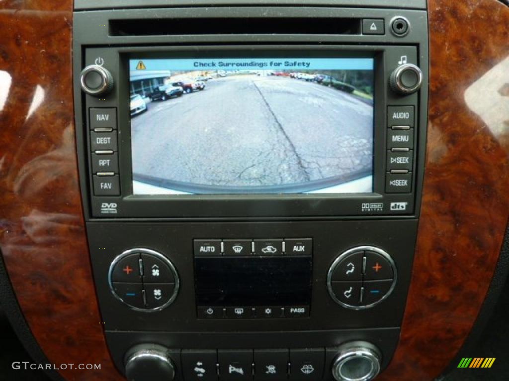 2007 Chevrolet Suburban 1500 LT 4x4 Controls Photo #48791258