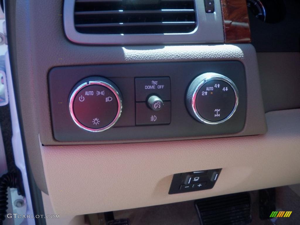2011 Chevrolet Suburban 2500 LT 4x4 Controls Photo #48791998