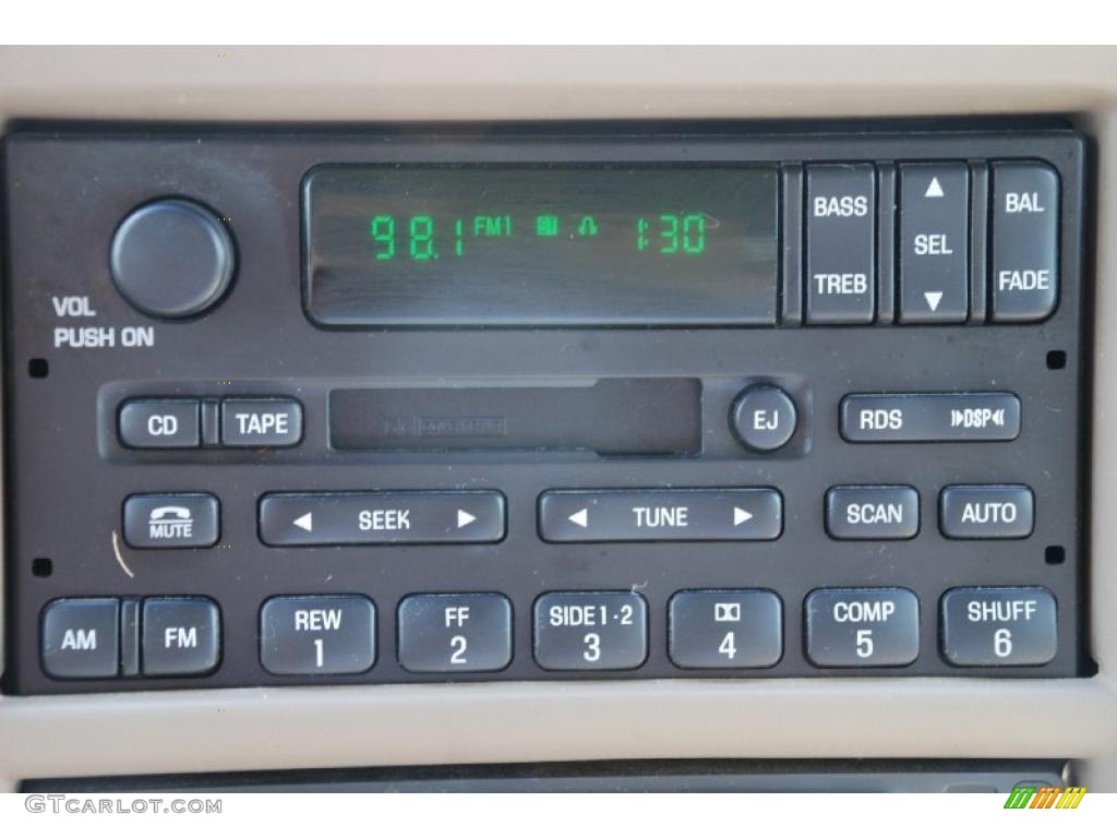 2002 Ford Expedition Eddie Bauer Controls Photo #48792142