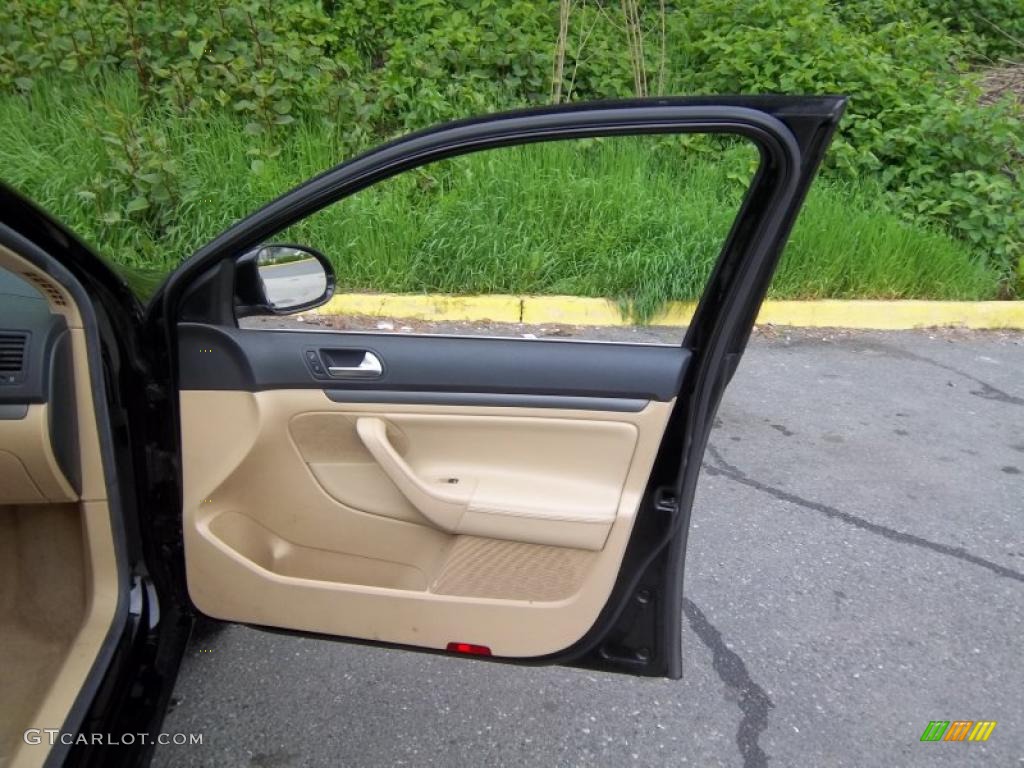 2007 Volkswagen Jetta 2.5 Sedan Pure Beige Door Panel Photo #48792580