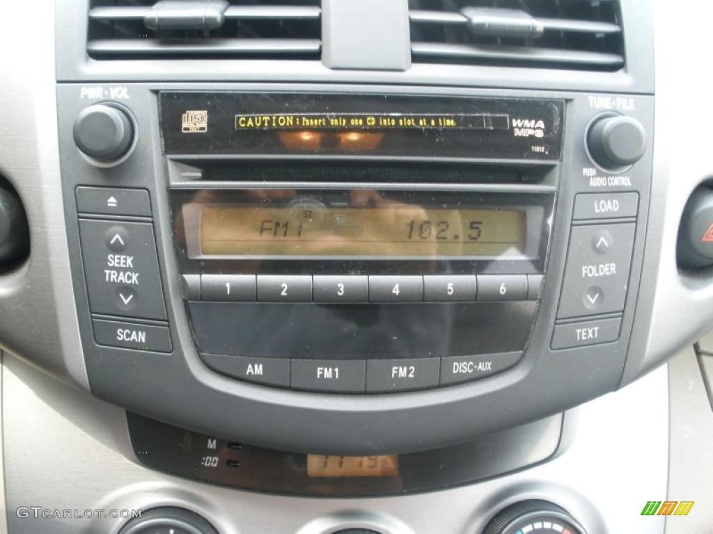 2007 Toyota RAV4 I4 Controls Photo #48793318