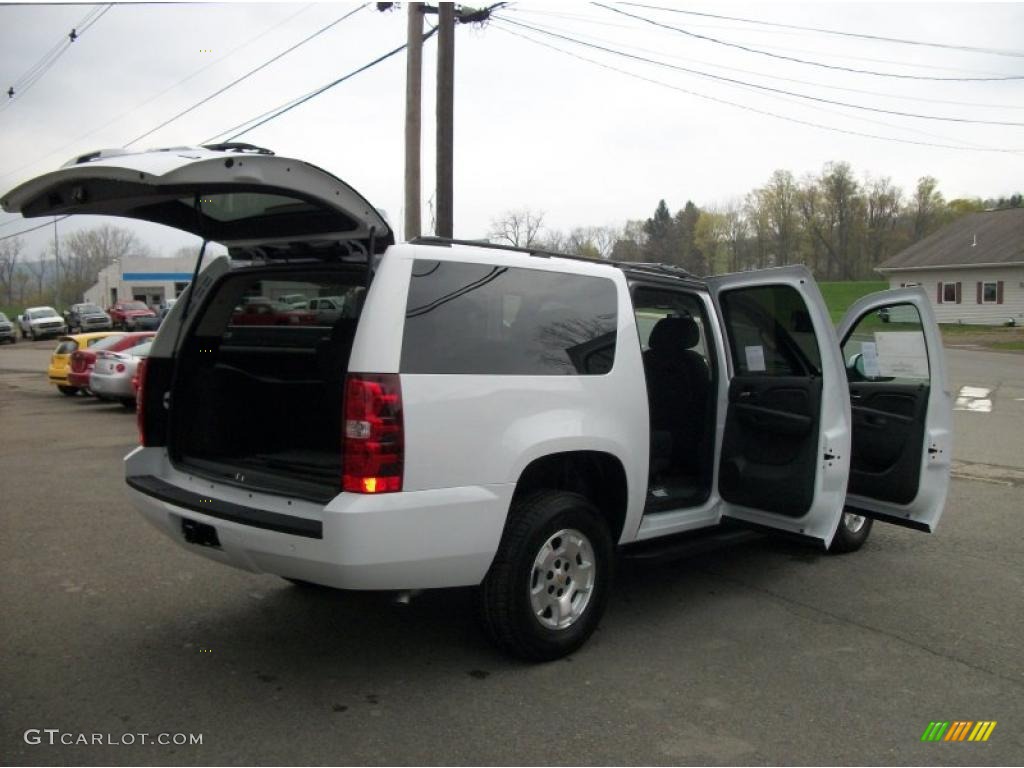 2011 Suburban LS 4x4 - Summit White / Ebony photo #31