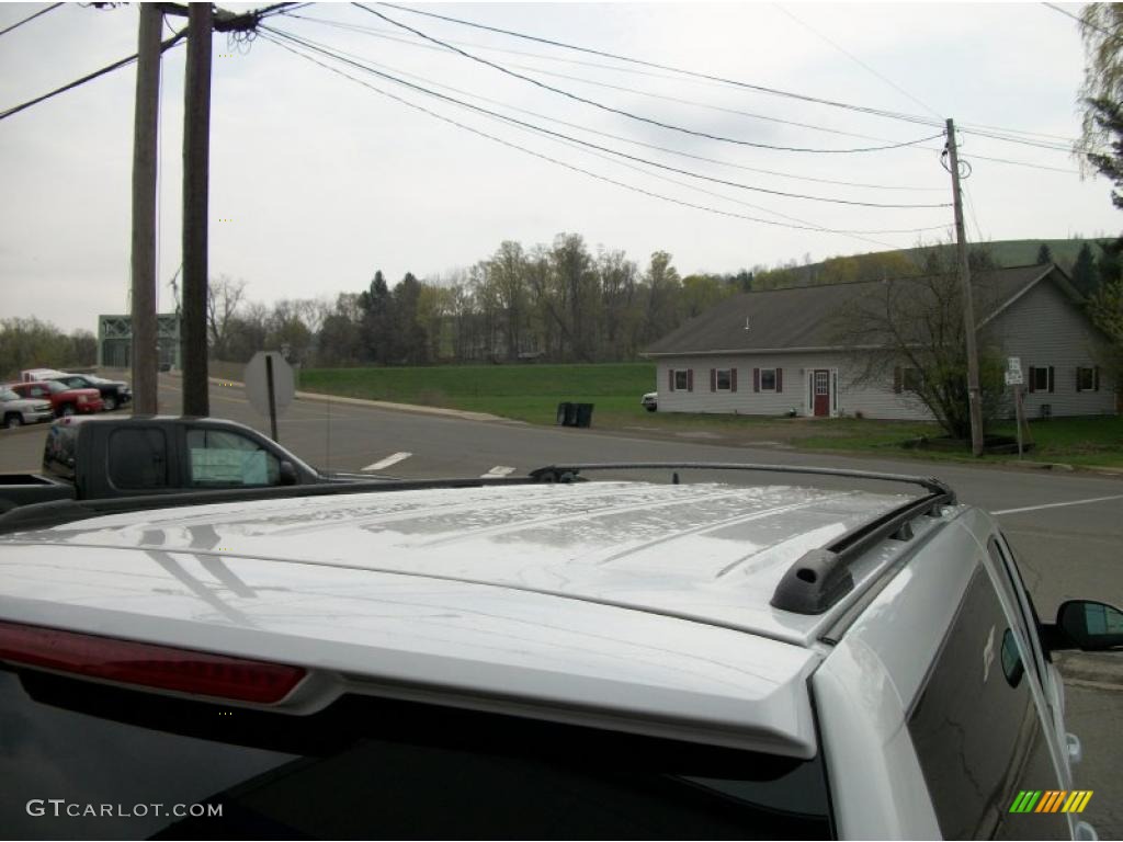 2011 Suburban LS 4x4 - Summit White / Ebony photo #57