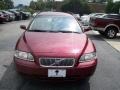 Ruby Red Metallic - V70 2.4 Photo No. 2