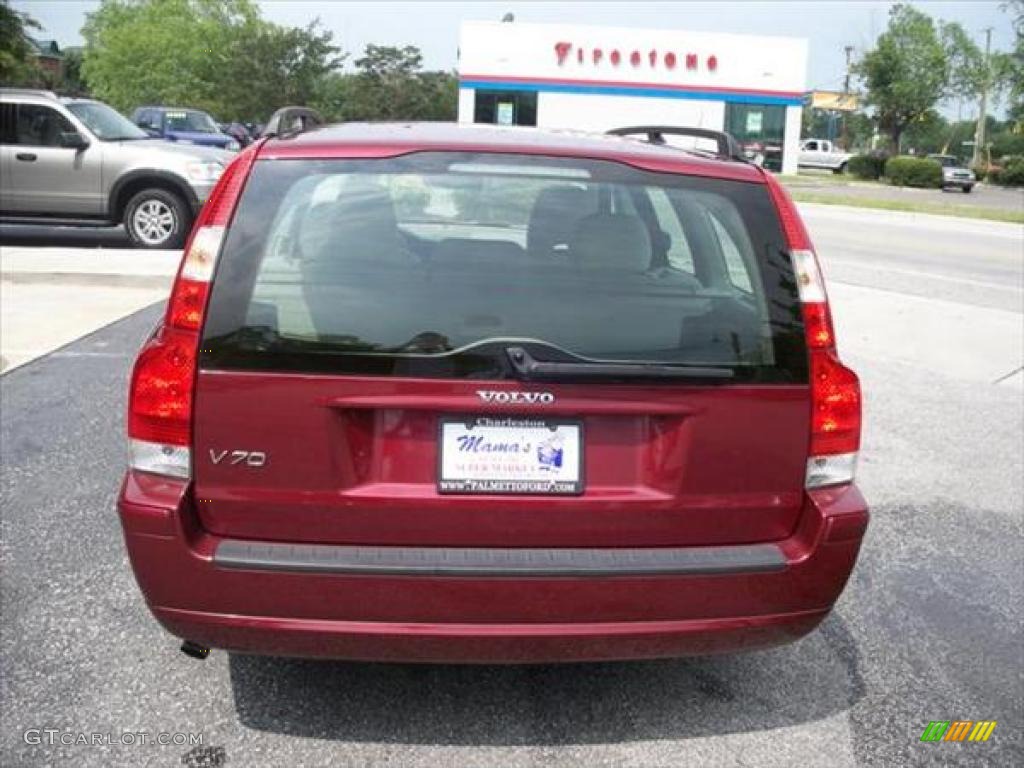 2006 V70 2.4 - Ruby Red Metallic / Taupe/Light Taupe photo #3