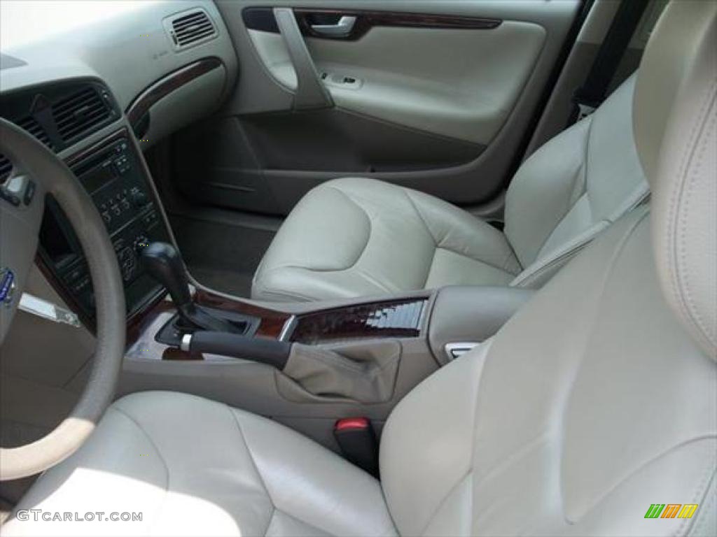 2006 V70 2.4 - Ruby Red Metallic / Taupe/Light Taupe photo #4