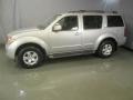 Silver Lightning Metallic - Pathfinder SE 4x4 Photo No. 3