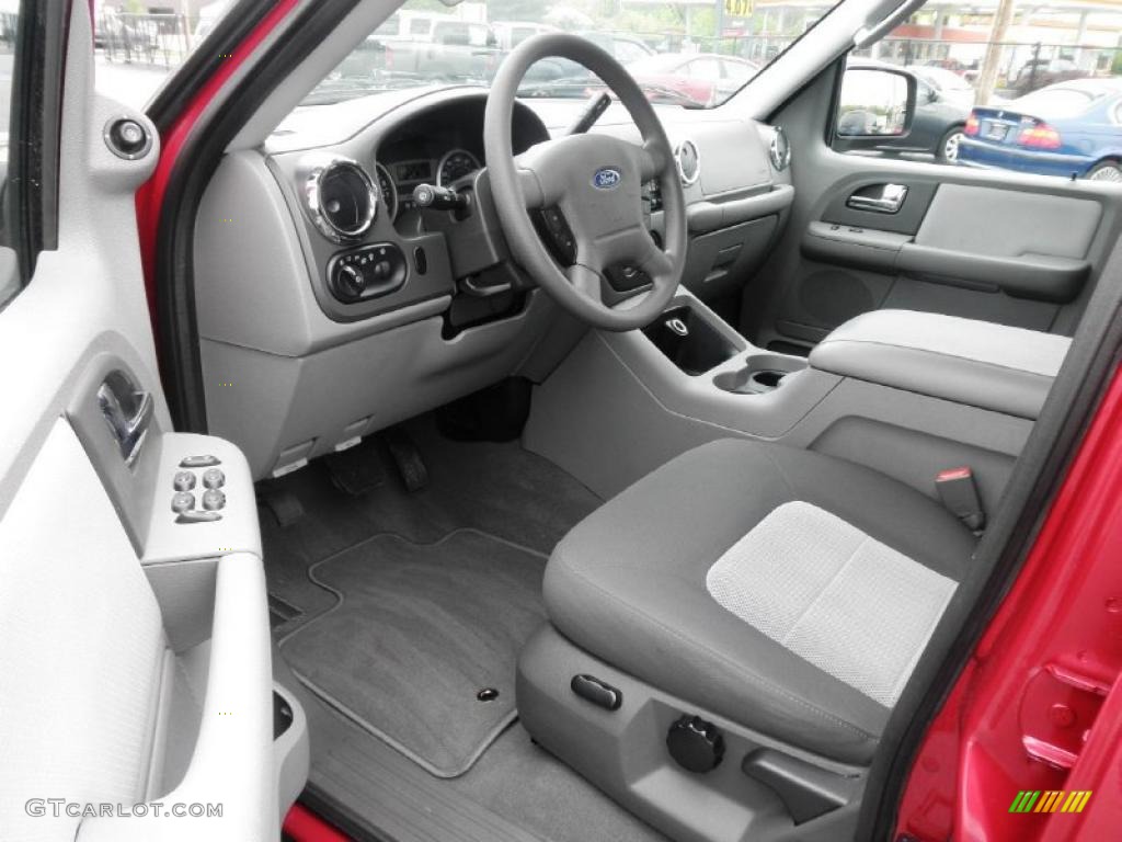 Medium Flint Grey Interior 2006 Ford Expedition XLT 4x4 Photo #48797350