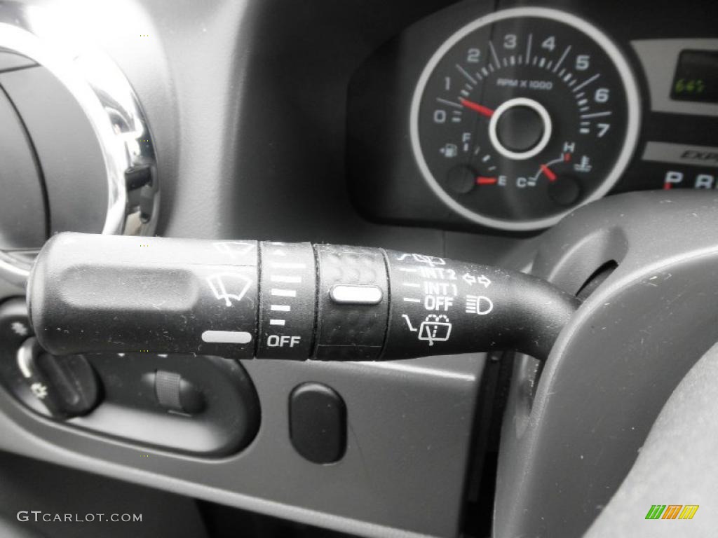 2006 Ford Expedition XLT 4x4 Controls Photo #48797443