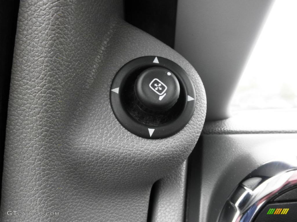 2006 Ford Expedition XLT 4x4 Controls Photo #48797473