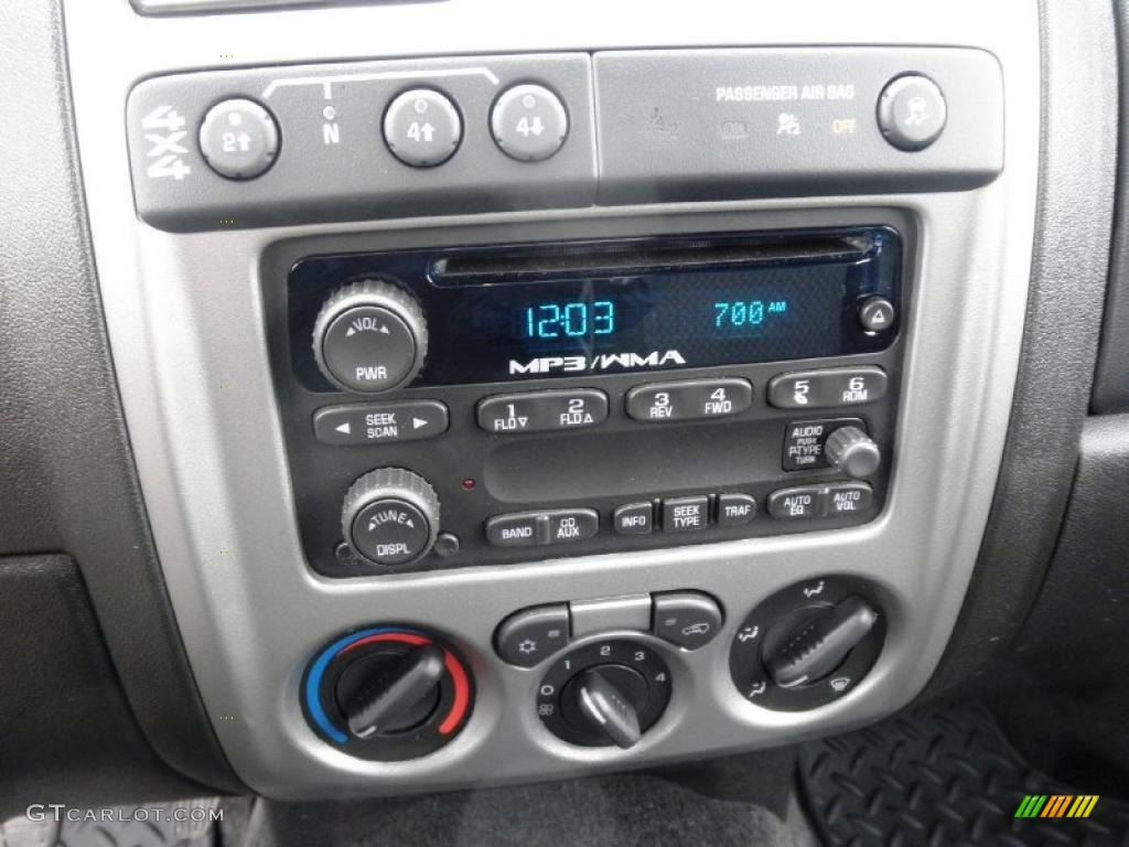 2011 GMC Canyon SLE Extended Cab 4x4 Controls Photo #48797788
