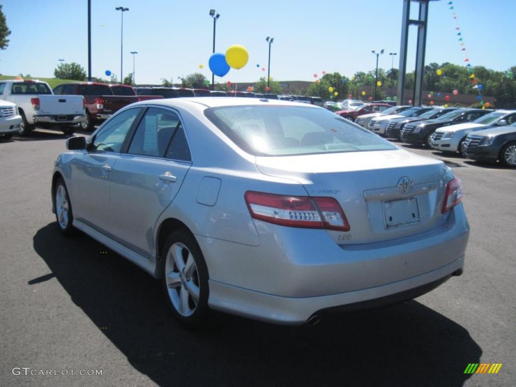 2010 Camry SE - Classic Silver Metallic / Dark Charcoal photo #3