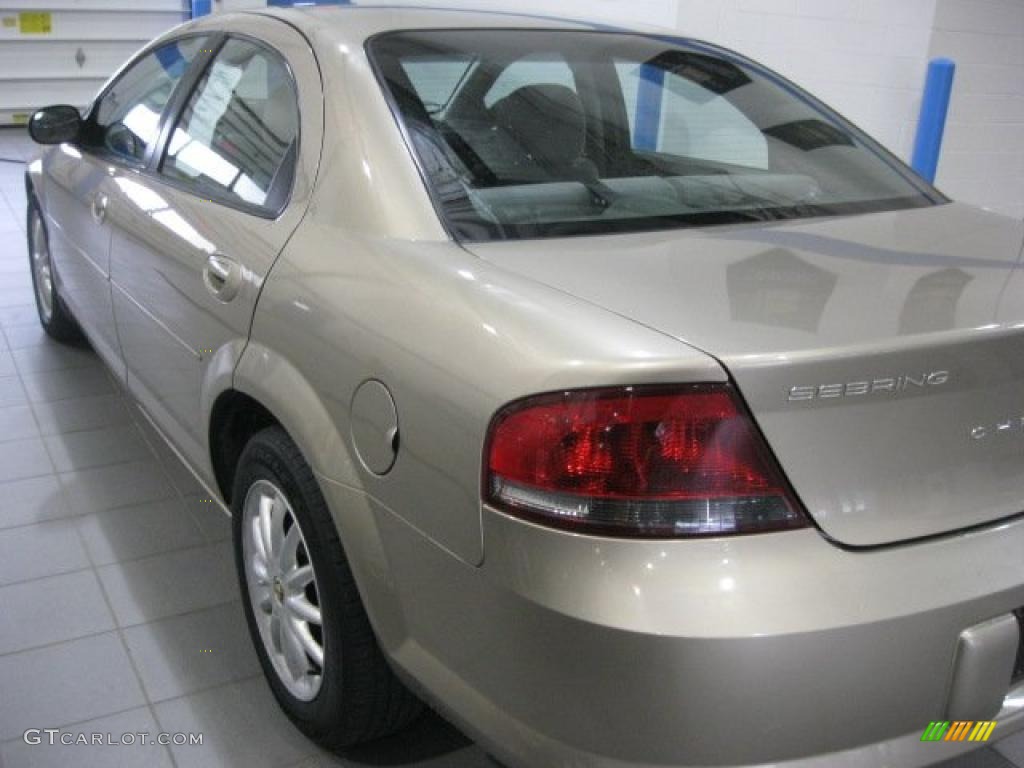 2003 Sebring LX Sedan - Light Almond Pearl Metallic / Sandstone photo #9