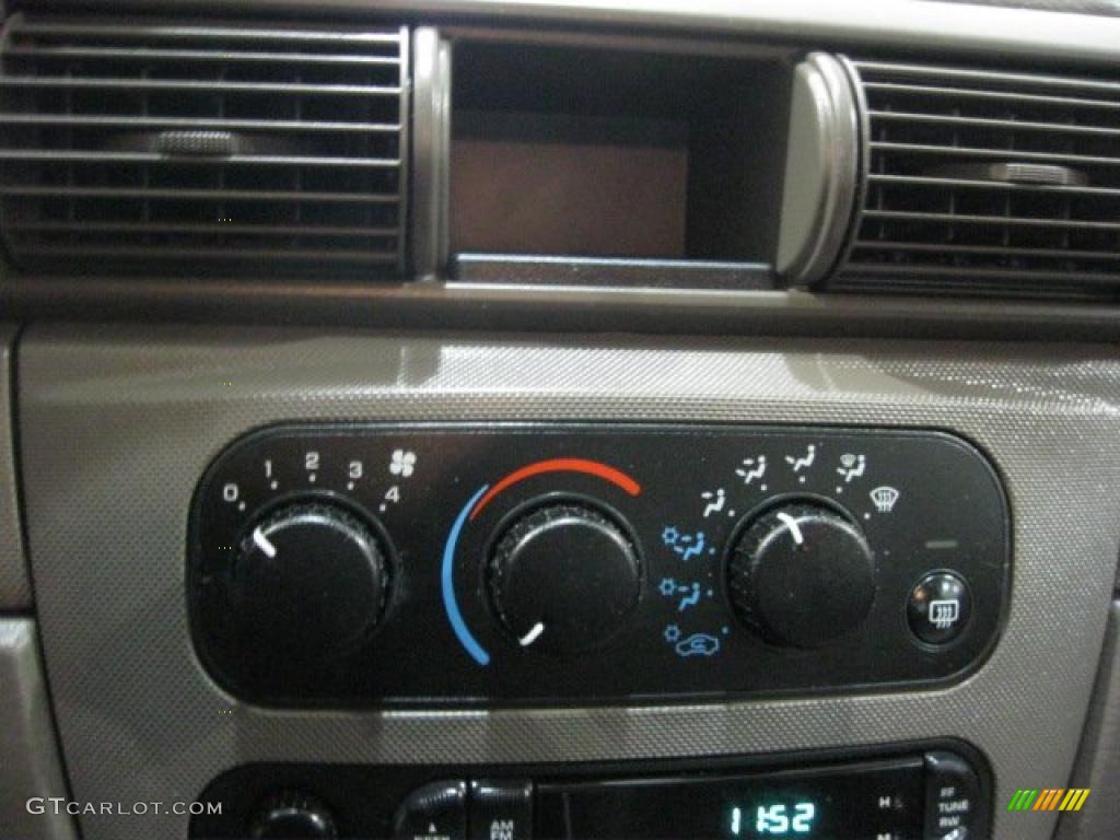 2003 Chrysler Sebring LX Sedan Controls Photo #48802960