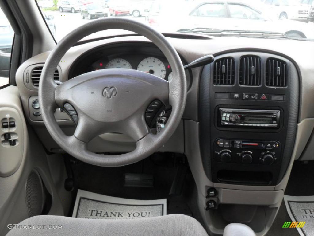 2002 Dodge Grand Caravan eL Dashboard Photos
