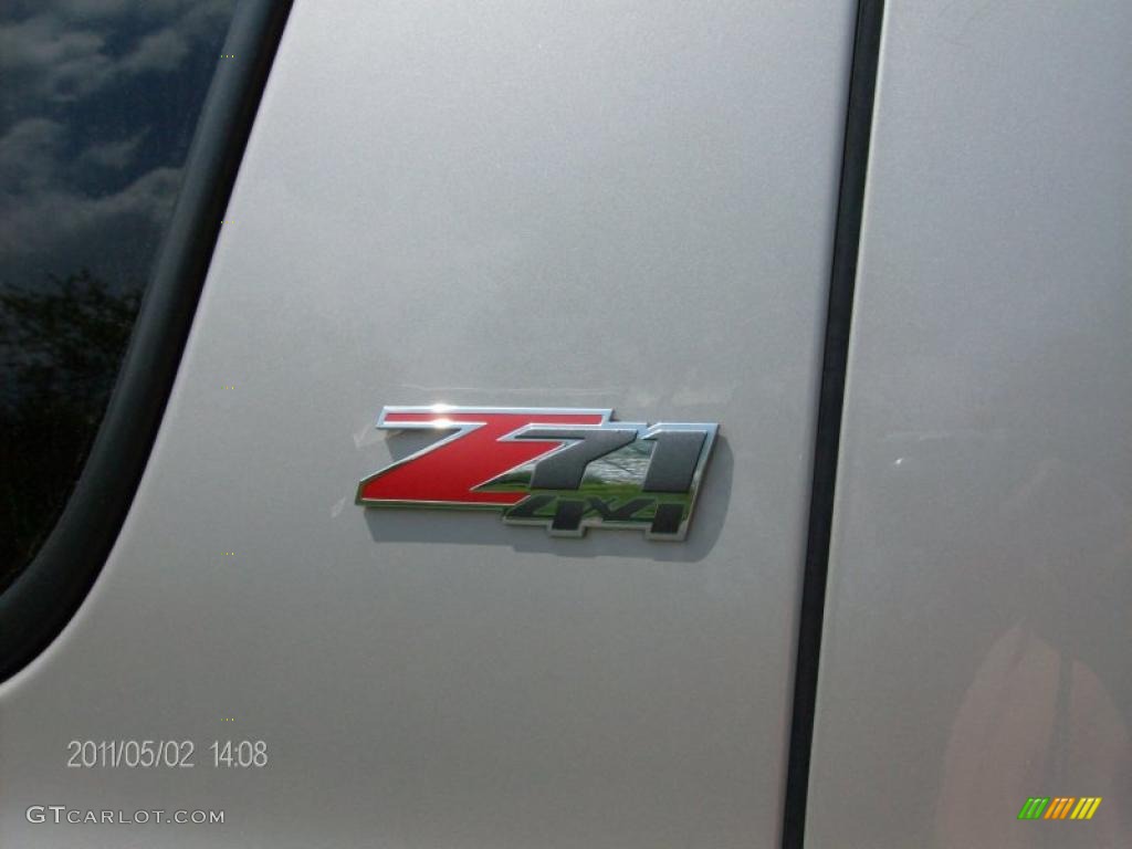 2006 Chevrolet Suburban Z71 1500 4x4 Marks and Logos Photo #48808216