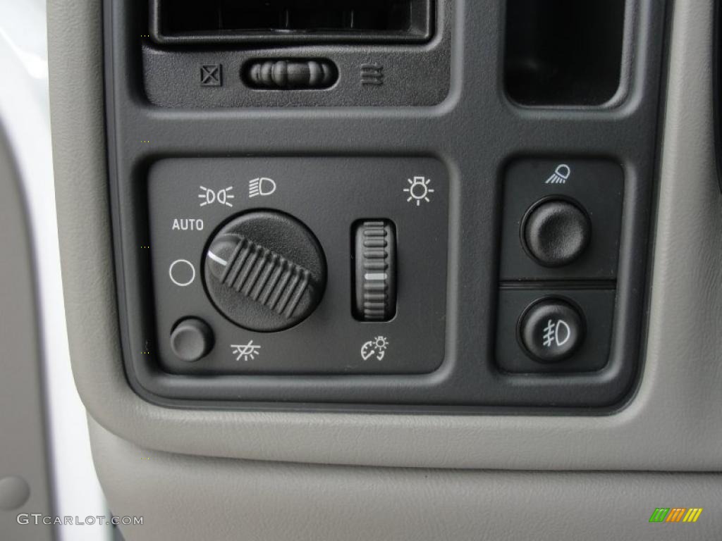 2005 GMC Sierra 1500 SLT Extended Cab Controls Photo #48808231