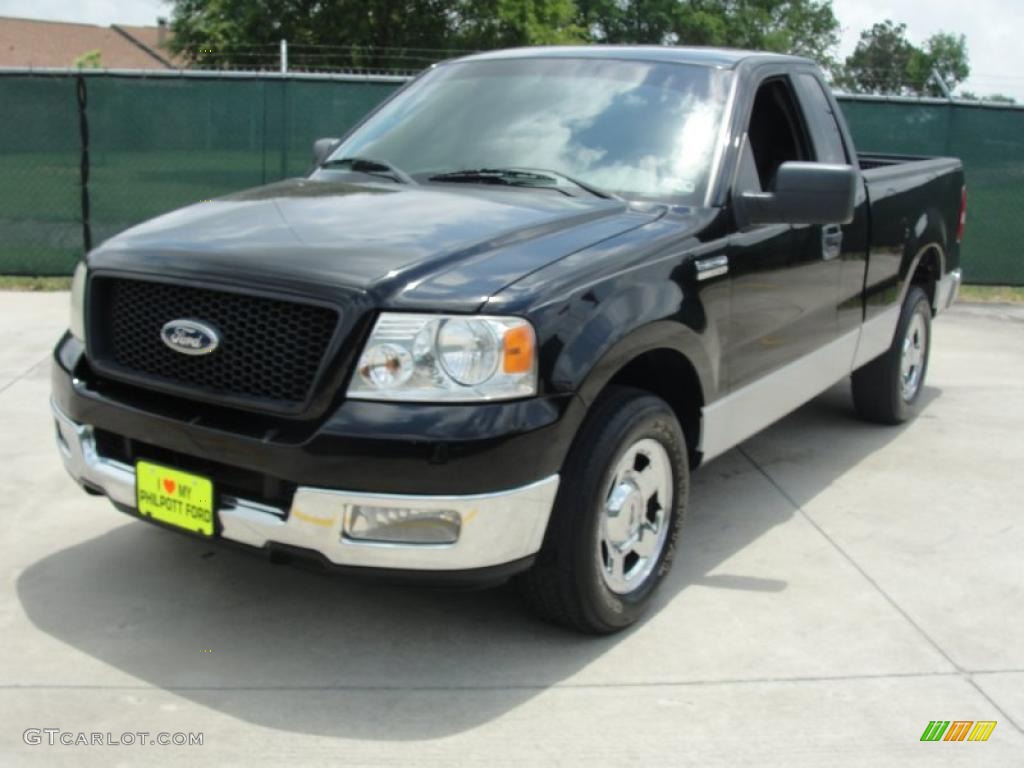 2005 F150 XL Regular Cab - Black / Medium Flint Grey photo #7