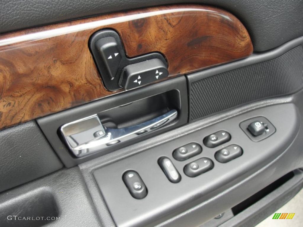 2006 Mercury Grand Marquis LS Controls Photo #48809645