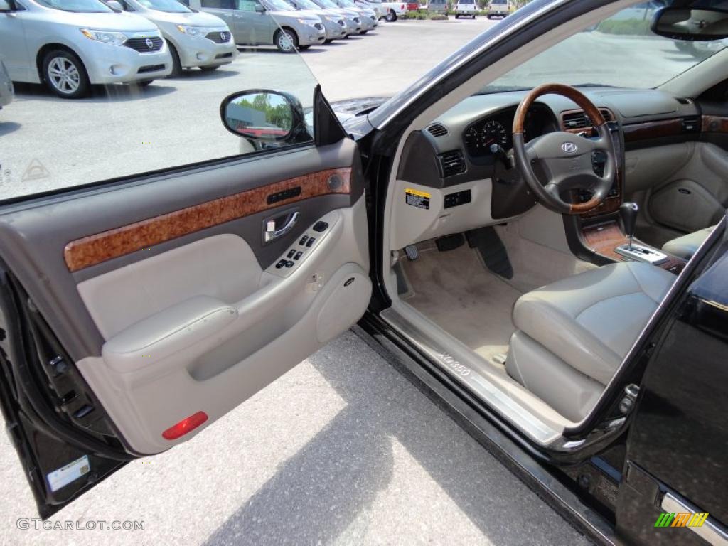 2004 XG350 L Sedan - Black Obsidian / Beige photo #4