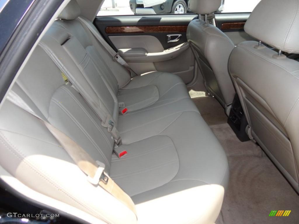 2004 XG350 L Sedan - Black Obsidian / Beige photo #16