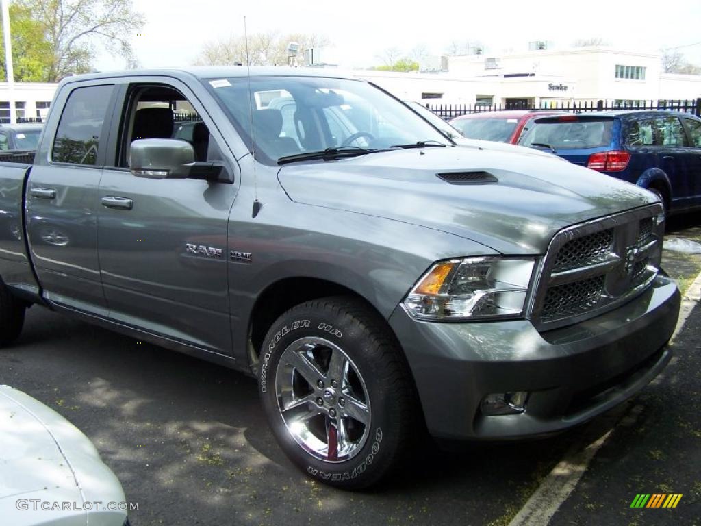 2010 Ram 1500 Sport Quad Cab 4x4 - Mineral Gray Metallic / Dark Slate Gray photo #4