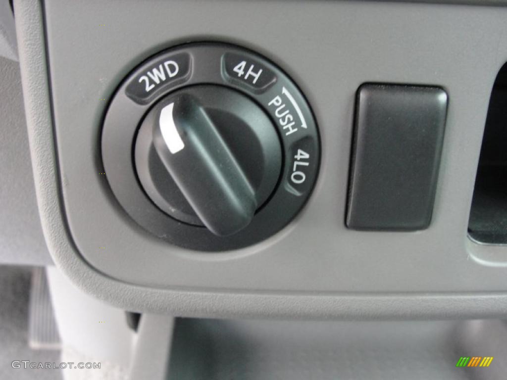 2009 Nissan Frontier SE Crew Cab 4x4 Controls Photo #48812754