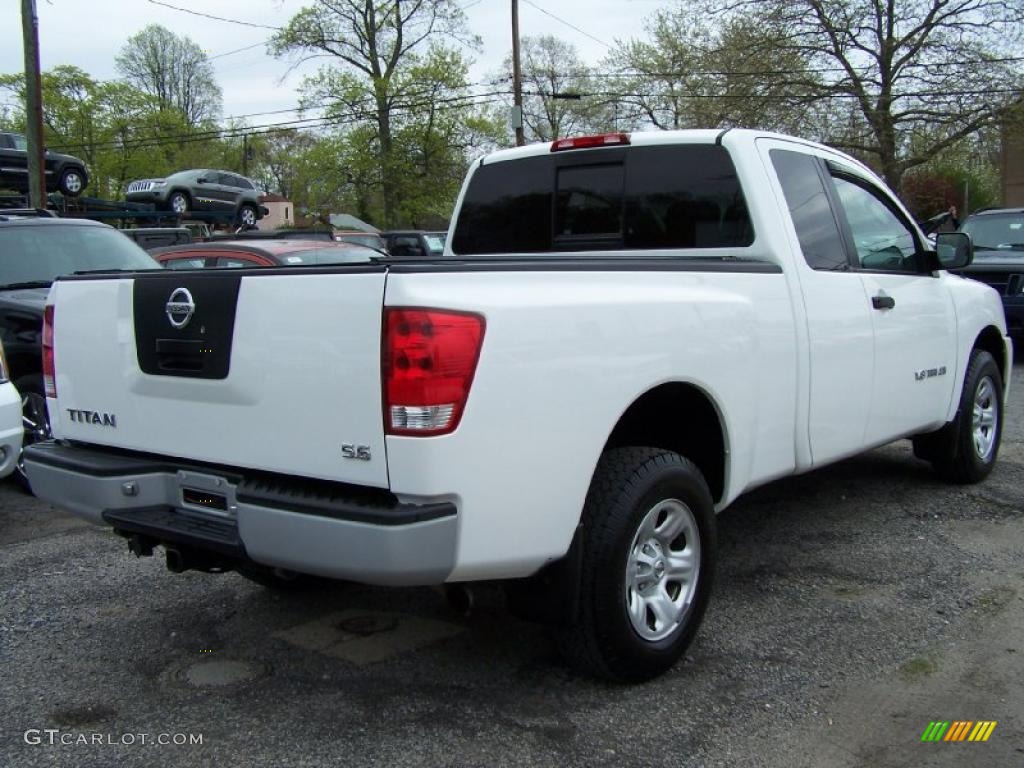 2005 Titan XE King Cab 4x4 - White / Graphite/Titanium photo #2