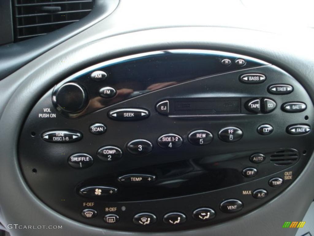 1999 Ford Taurus SE Controls Photo #48816441