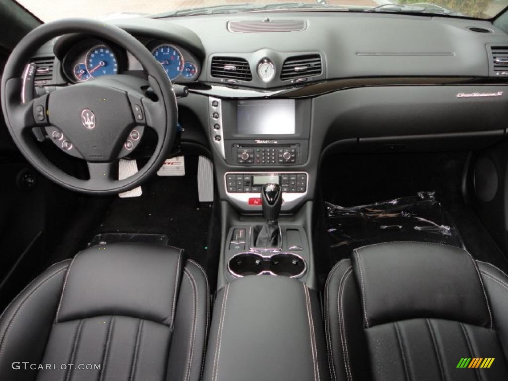 2011 Maserati GranTurismo S Nero Dashboard Photo #48817434