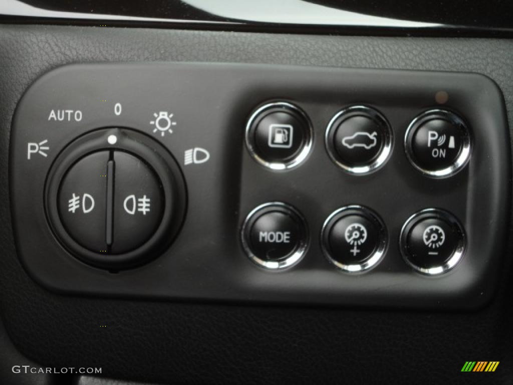 2011 Maserati GranTurismo S Controls Photo #48817578