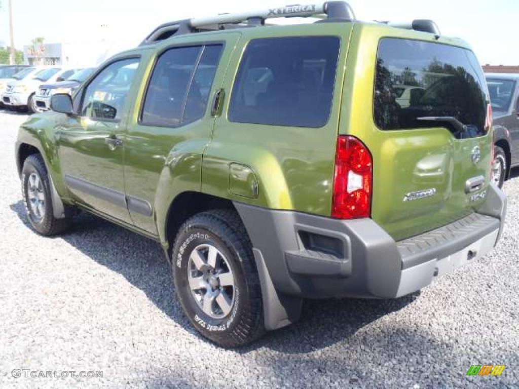 2011 Nissan xterra green