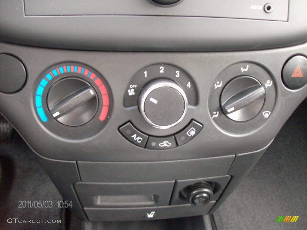 2011 Chevrolet Aveo Aveo5 LT Controls Photo #48819606