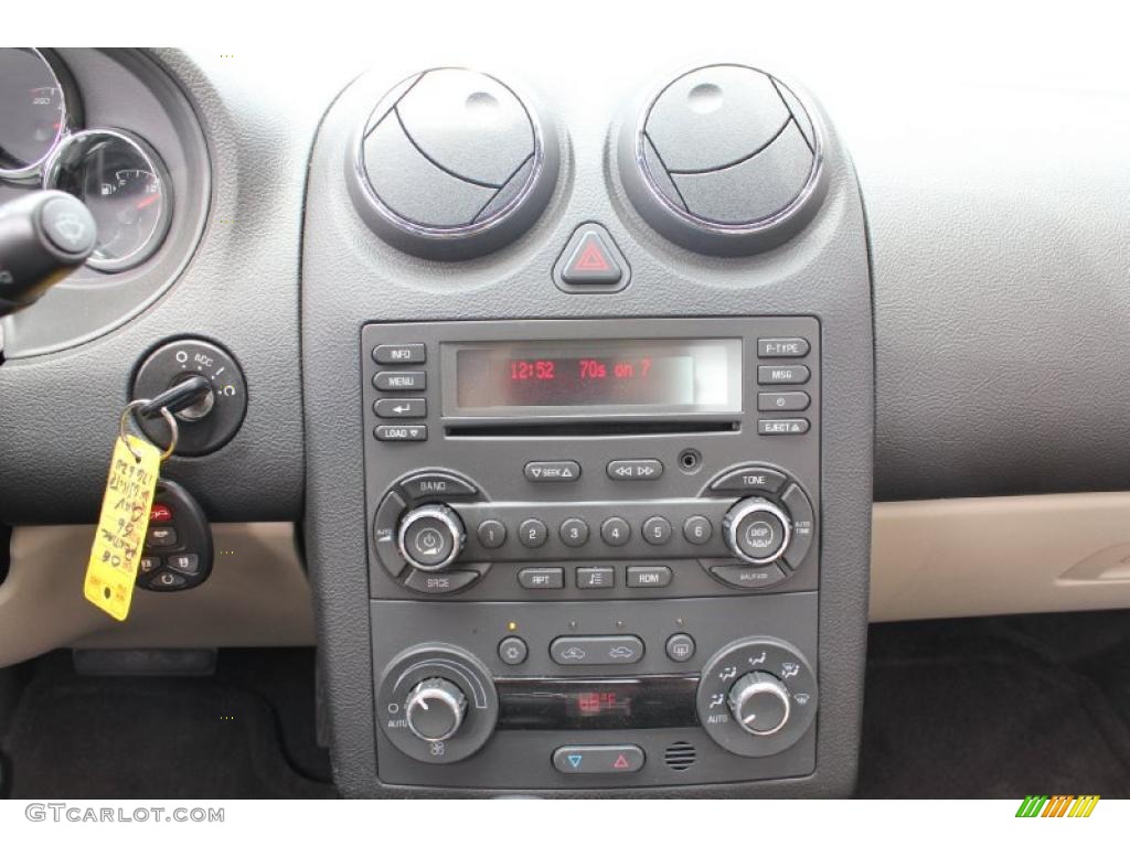 2008 Pontiac G6 GT Convertible Controls Photo #48823182