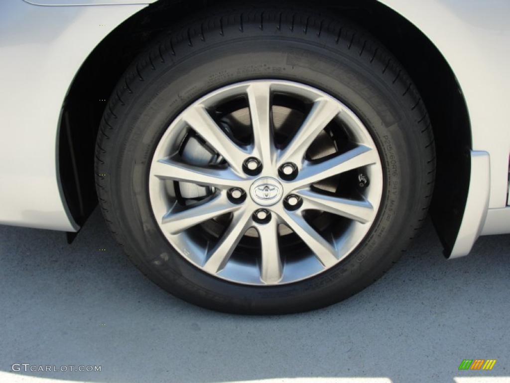 2011 Toyota Camry Hybrid Wheel Photo #48823584