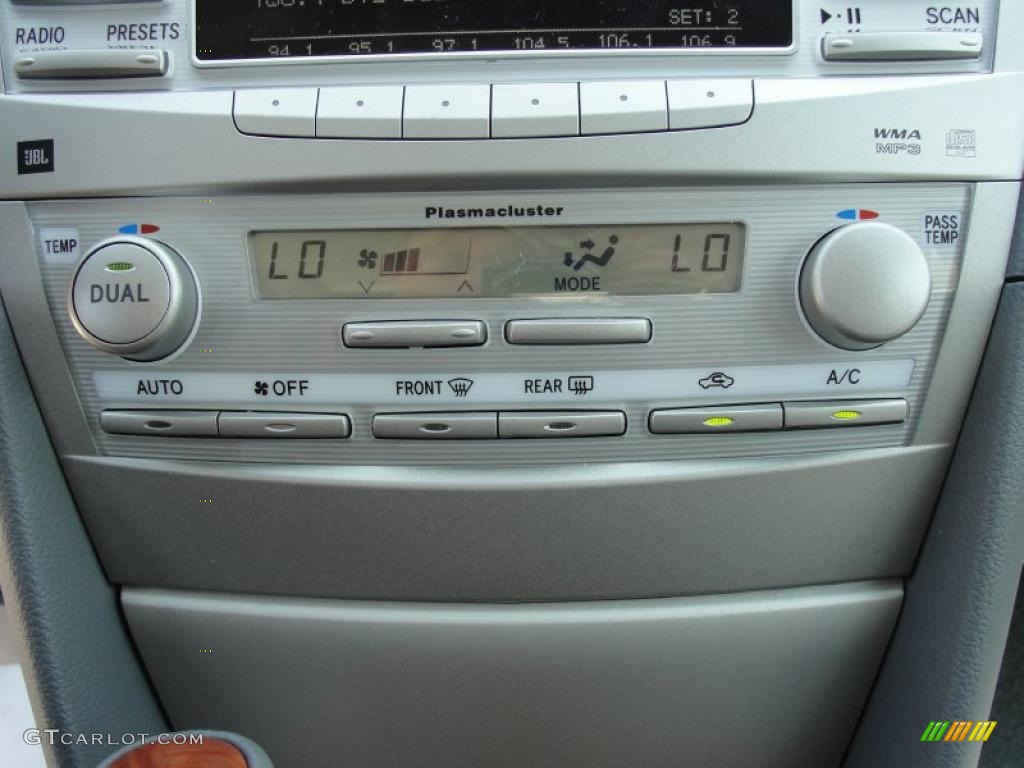 2011 Toyota Camry Hybrid Controls Photo #48823890