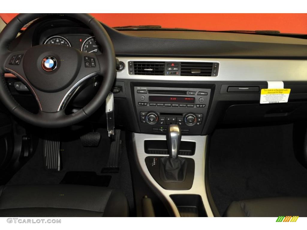 2011 BMW 3 Series 328i xDrive Coupe Black Dashboard Photo #48825024