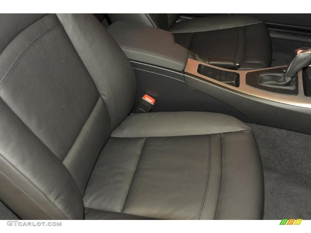 2011 3 Series 328i xDrive Coupe - Mineral White Metallic / Black photo #21