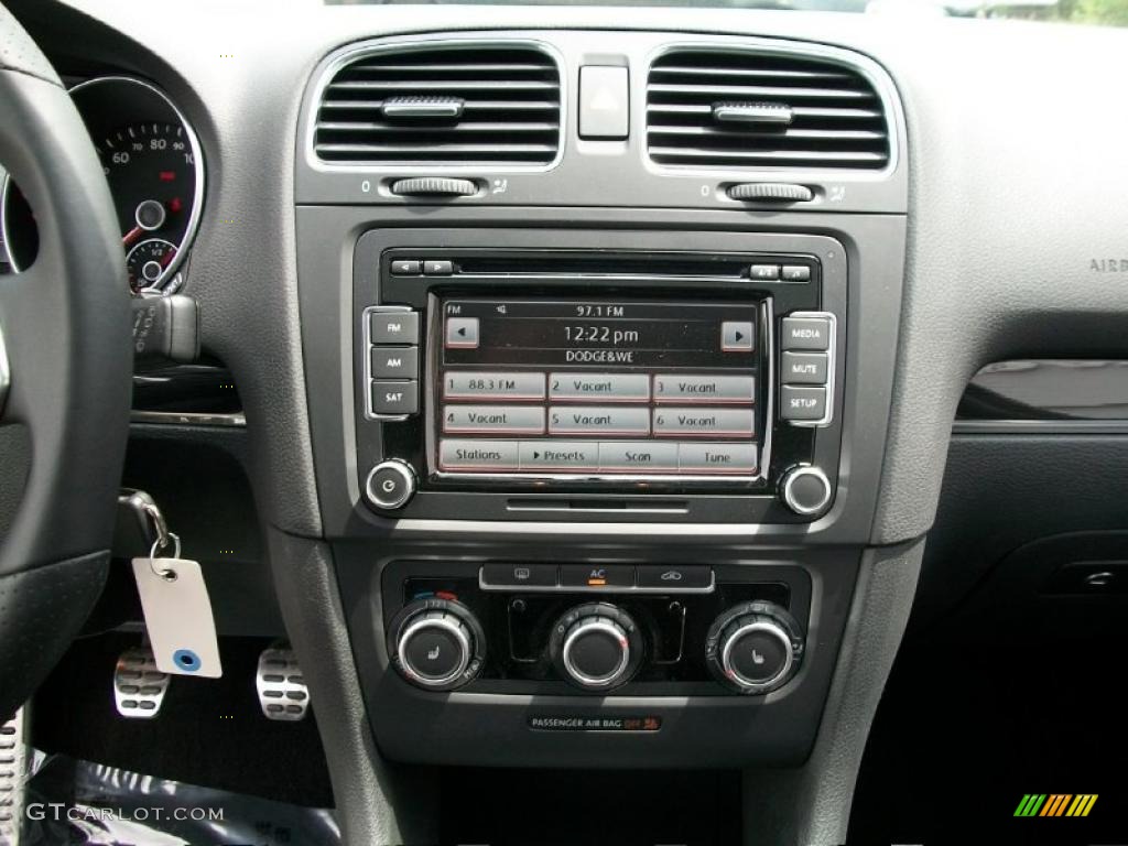 2010 Volkswagen GTI 2 Door Controls Photo #48825513