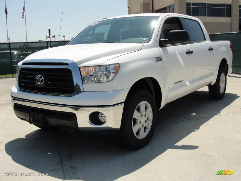 2011 Tundra CrewMax 4x4 - Super White / Sand Beige photo #7