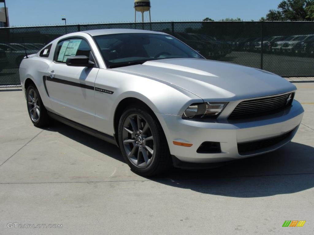 Ingot Silver Metallic Ford Mustang