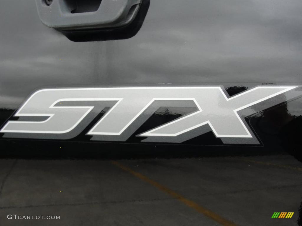 2004 F150 STX Regular Cab 4x4 - Black / Dark Flint photo #28