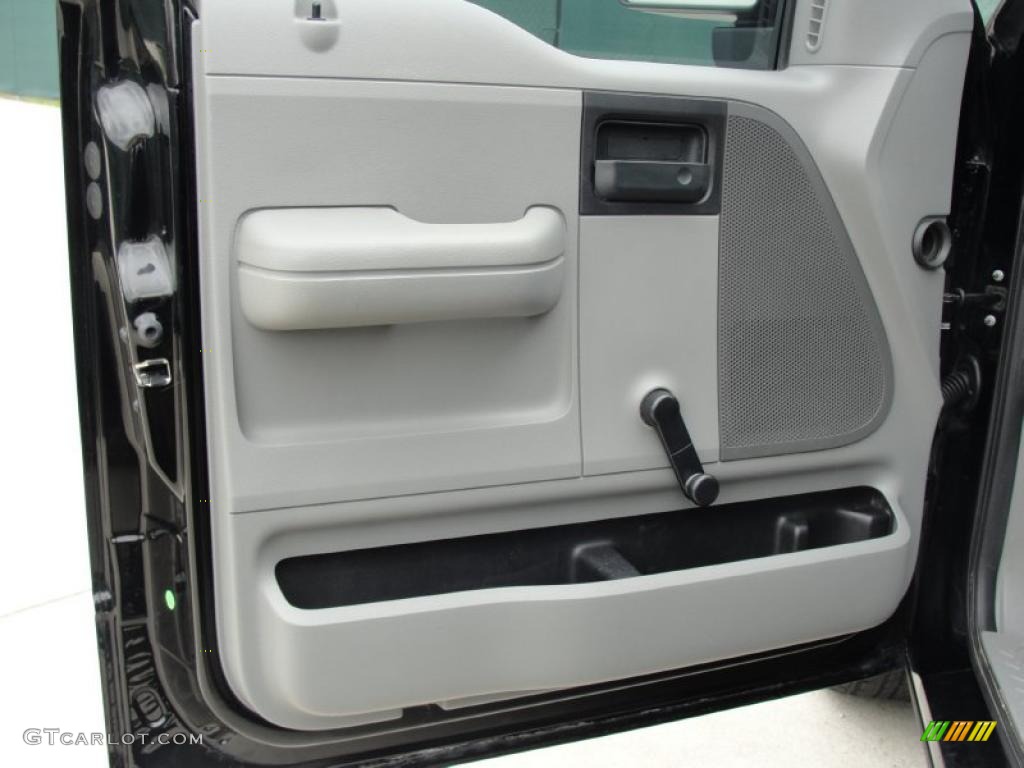 2004 Ford F150 STX Regular Cab 4x4 Door Panel Photos