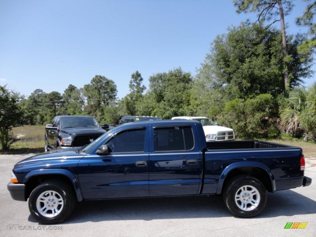 2003 Dakota SXT Quad Cab - Patriot Blue Pearl / Dark Slate Gray photo #2