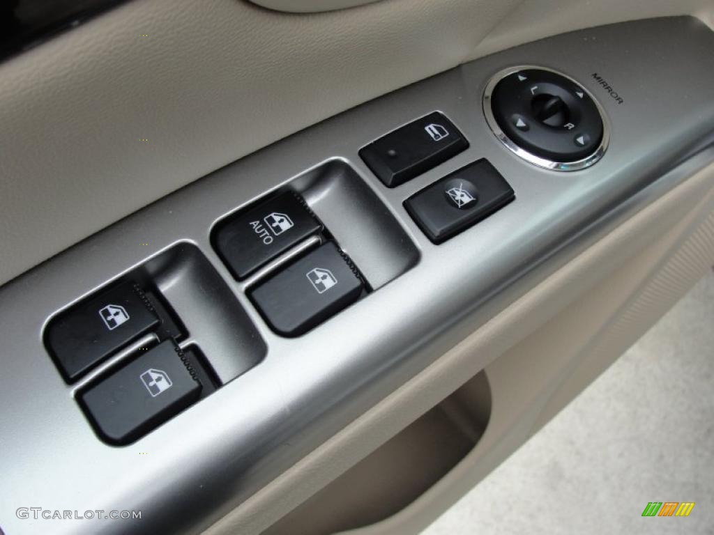 2010 Hyundai Santa Fe Limited Controls Photo #48833691