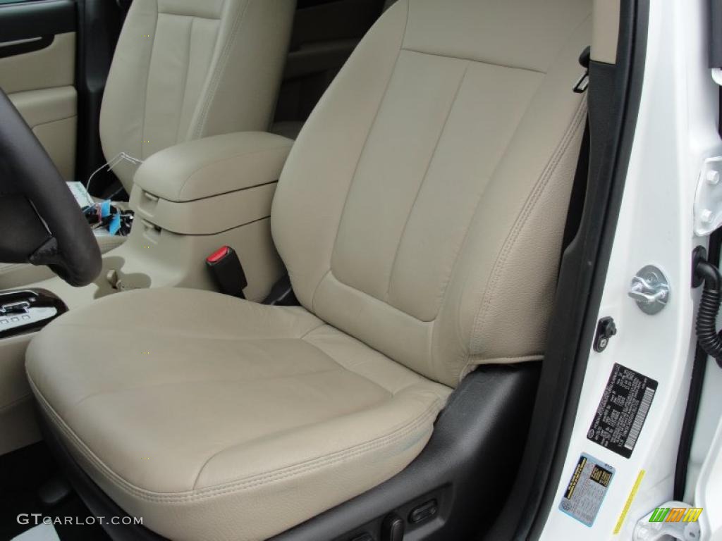 Beige Interior 2010 Hyundai Santa Fe Limited Photo #48833700